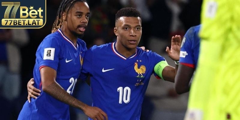 Người chơi đang phân tích các chỉ số kèo handicap 77Bet